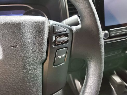 Used 2022 Nissan Frontier SV image 14