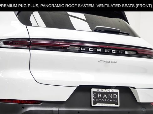 Used 2024 Porsche Cayenne AWD/4WD image 20