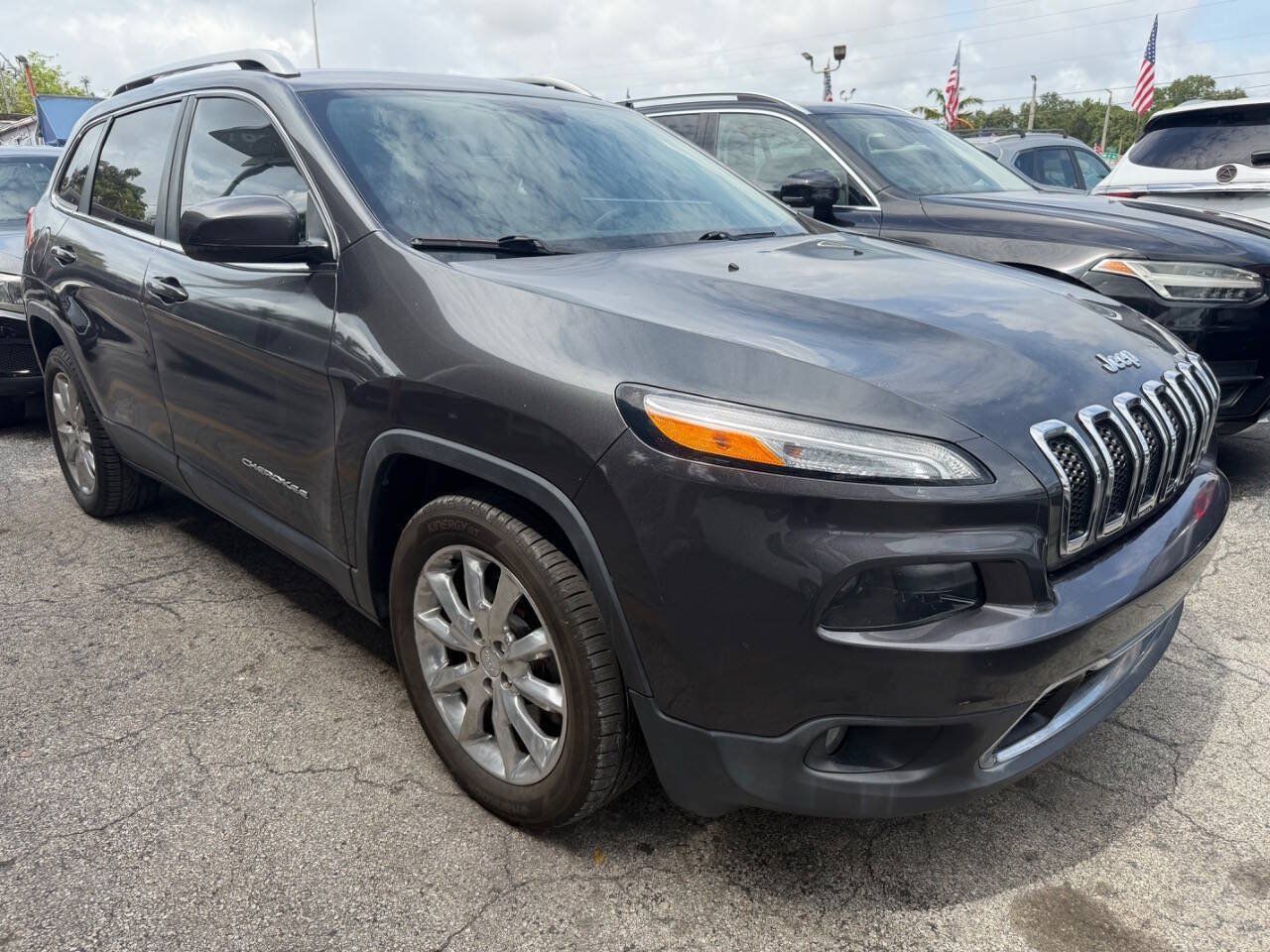 Used 2016 Jeep Cherokee Limited FWD image 7