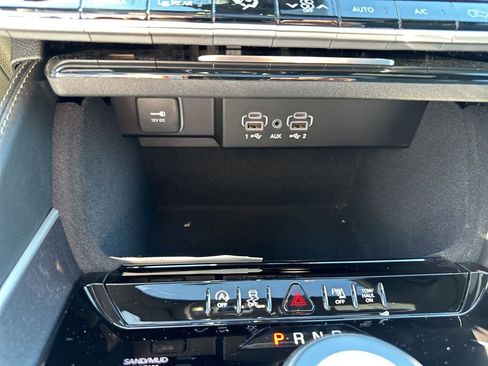 New 2024 Jeep Wagoneer 4WD w/ Premium Group I image 33