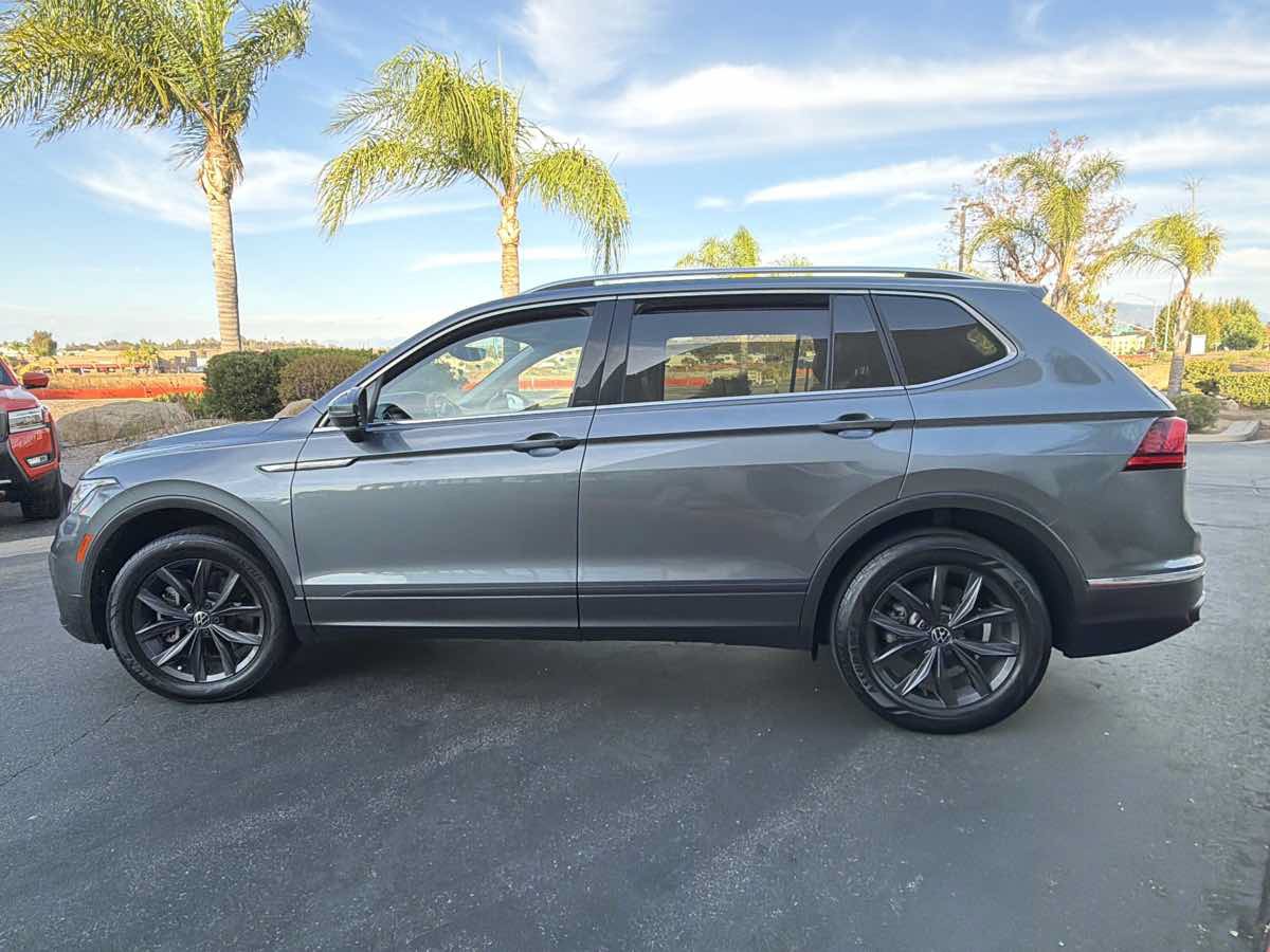 Used 2022 Volkswagen Tiguan SE FWD image 17