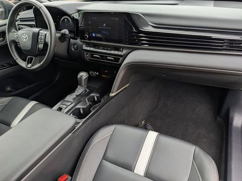 Used 2025 Toyota Camry SE w/ Convenience Package FWD image 31