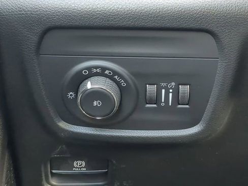 New 2025 Jeep Grand Cherokee L Limited w/ Luxury Tech Group II image 31