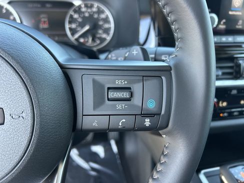 Used 2025 Nissan Pathfinder SV w/ SV Premium Package image 28