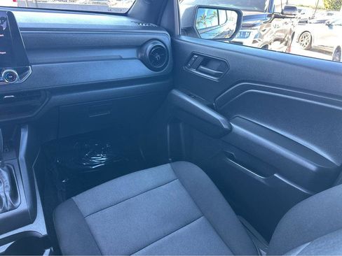 Used 2023 Chevrolet Colorado W/T image 17