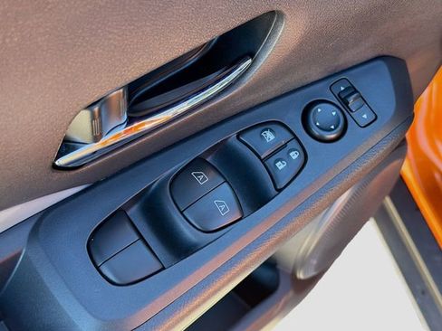 Used 2021 Nissan Kicks SR w/ SR Premium Package image 21