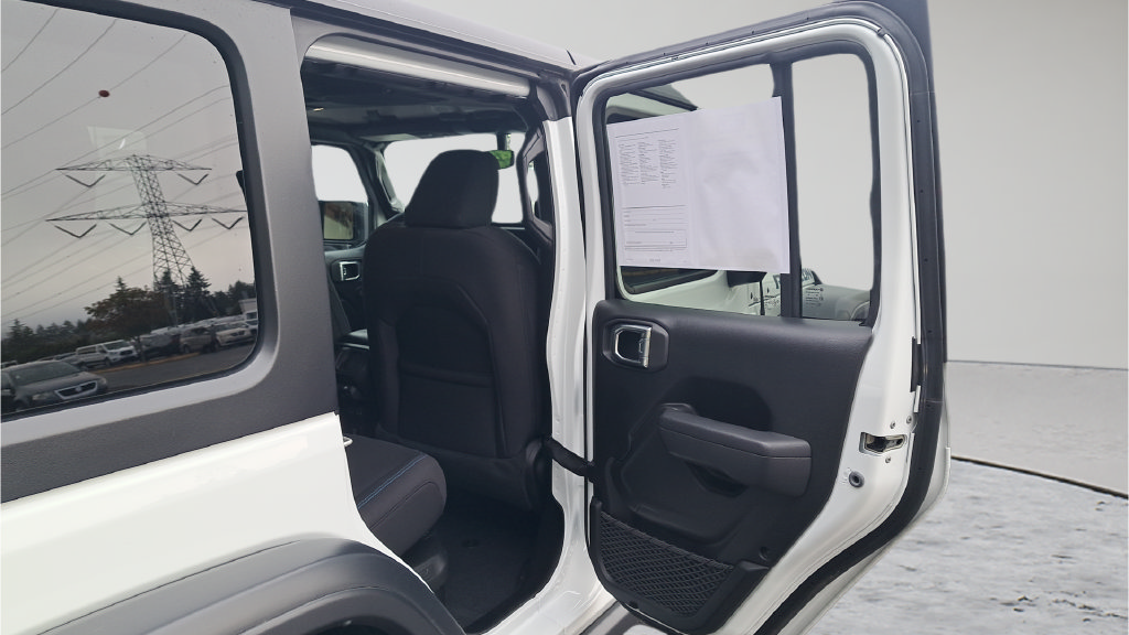 Used 2023 Jeep Wrangler Unlimited Rubicon 4xe AWD/4WD image 25