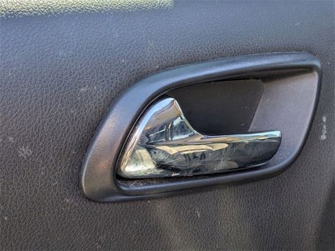 Used 2020 Dodge Journey SE image 17