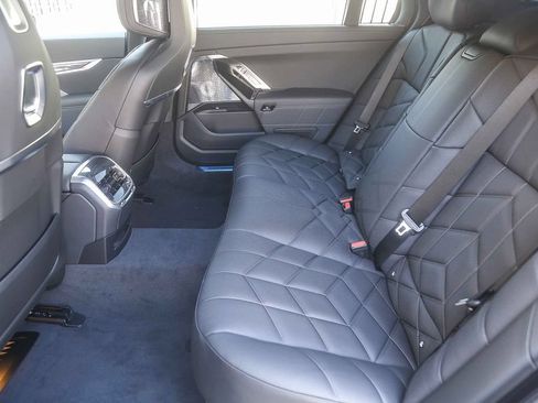 Used 2026 BMW 750e xDrive w/ Premium Package AWD/4WD image 15