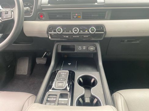 Used 2025 Honda Pilot Touring image 16
