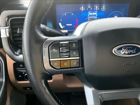 Used 2023 Ford F250 Lariat w/ Tow Technology Package image 19