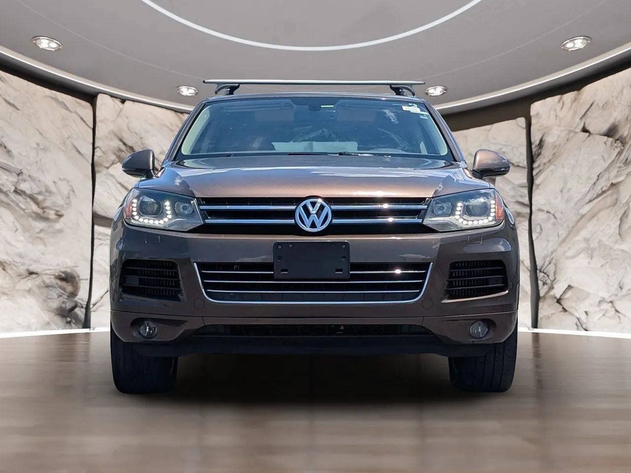 Used 2011 Volkswagen Touareg TDI AWD/4WD image 16