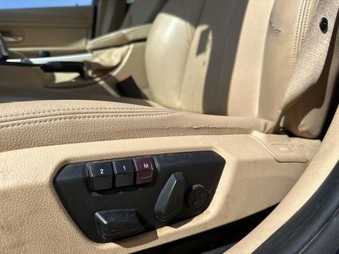 Used 2014 BMW 320i xDrive Sedan AWD/4WD image 5