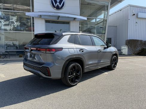 New 2026 Volkswagen Tiguan SE R-Line AWD/4WD image 3