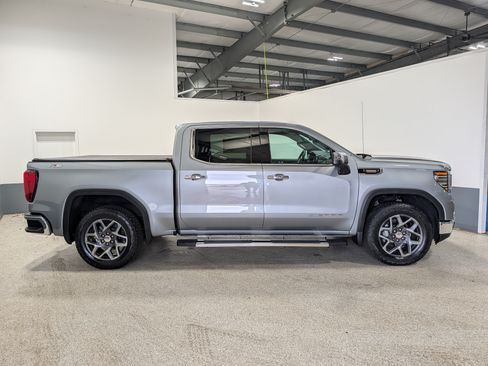 Used 2023 GMC Sierra 1500 SLT w/ SLT Premium Plus Package AWD/4WD image 2