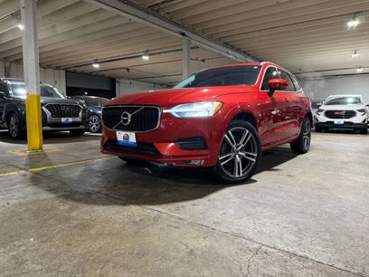 Used 2021 Volvo XC60 T6 Momentum w/ Climate Package