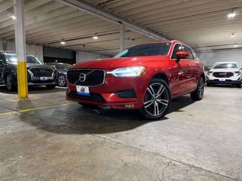 Used 2021 Volvo XC60 T6 Momentum w/ Climate Package AWD/4WD image 1