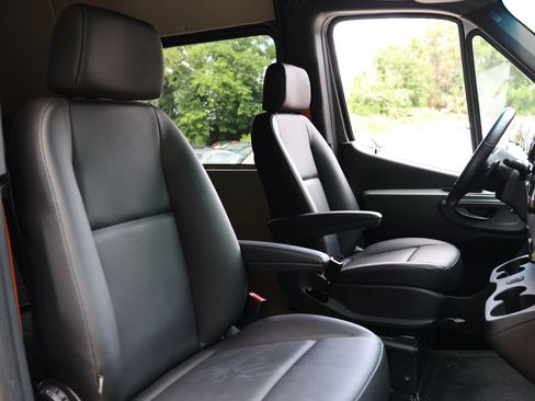 Used 2022 Mercedes-Benz Sprinter 4500 w/ Parking Package image 48