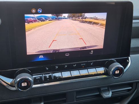 Used 2025 Chevrolet Colorado Trail Boss AWD/4WD image 7
