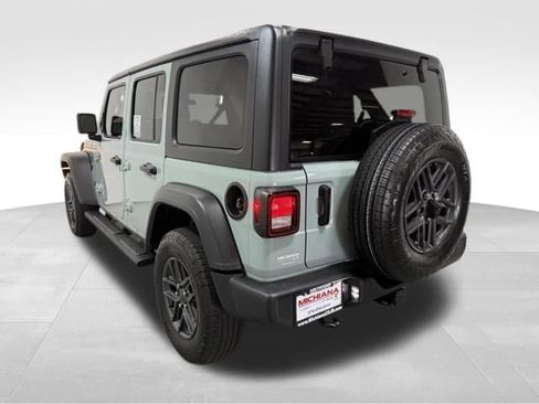 Used 2024 Jeep Wrangler Unlimited Sport AWD/4WD image 10