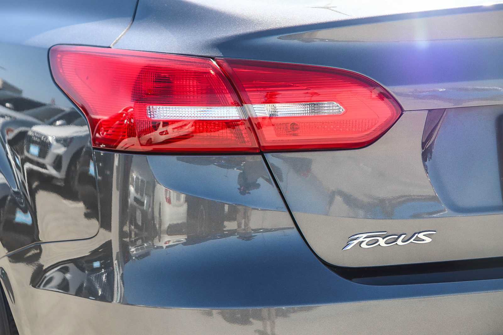 Used 2015 Ford Focus SE FWD image 9