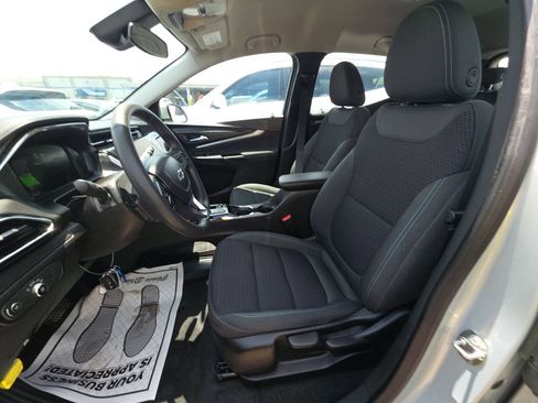 Used 2023 Chevrolet Bolt EUV LT w/ Driver Confidence Package FWD image 5