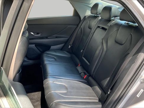 Certified 2025 Hyundai Elantra Limited FWD image 21