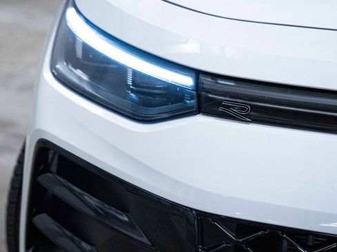 New 2026 Volkswagen Tiguan SE R-Line AWD/4WD image 3