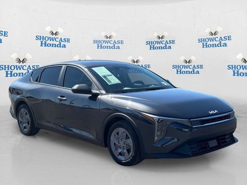 Used 2025 Kia K4 image 10