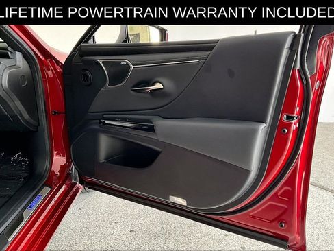 Used 2025 Lexus ES 300h 300h Luxury w/ Accessory Package (Z2) image 24