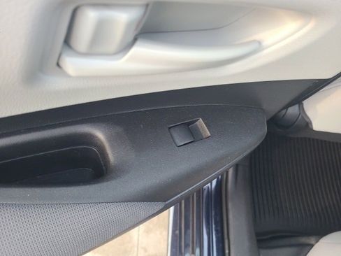 Used 2022 Toyota Corolla LE image 15