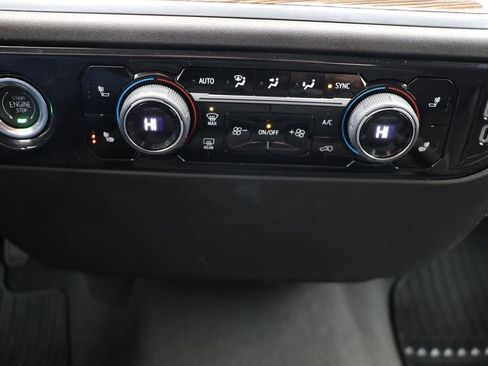 Used 2024 Chevrolet Silverado 1500 LT image 24