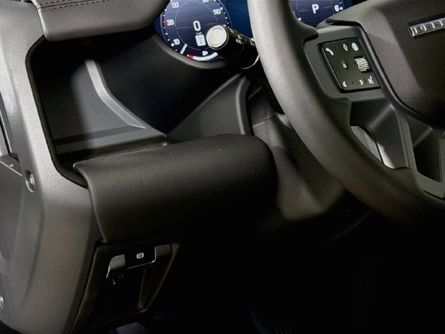 New 2026 Land Rover Defender 110 X-Dynamic SE AWD/4WD image 10