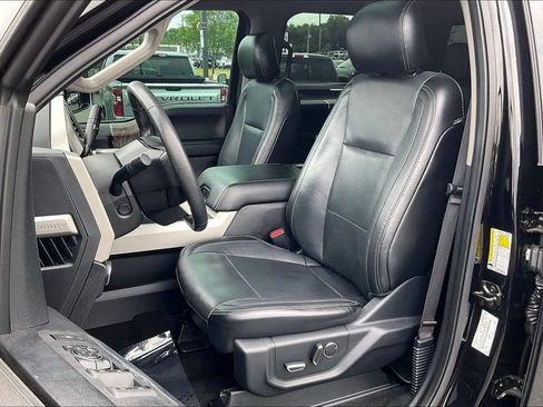 Used 2017 Ford F250 Lariat w/ Lariat Ultimate Package AWD/4WD image 19