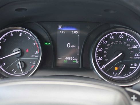 Used 2022 Toyota Camry SE w/ Cold Weather Package FWD image 13