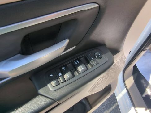 Used 2019 RAM 1500 Big Horn AWD/4WD image 13