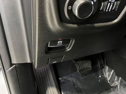 Used 2023 Jeep Grand Cherokee Altitude image 32