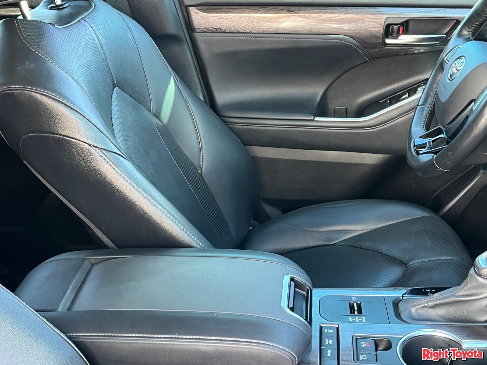 Certified 2021 Toyota Highlander Limited AWD/4WD image 14