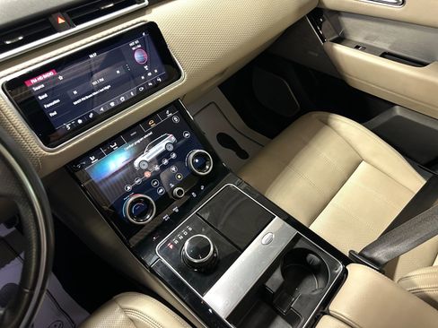 Used 2019 Land Rover Range Rover Velar R-Dynamic SE AWD/4WD image 33