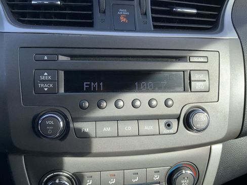 Used 2014 Nissan Sentra SV image 30