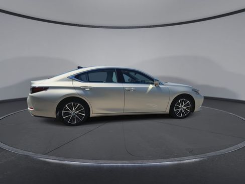 Used 2025 Lexus ES 350 w/ Premium Package FWD image 9