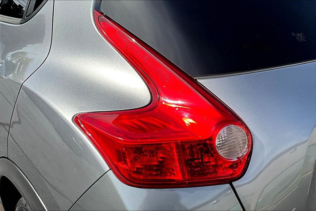 Used 2014 Nissan Juke SV w/ Navigation Package AWD/4WD image 19