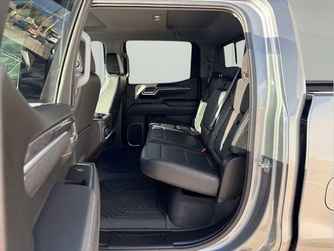 Used 2025 Chevrolet Silverado 1500 LTZ image 12