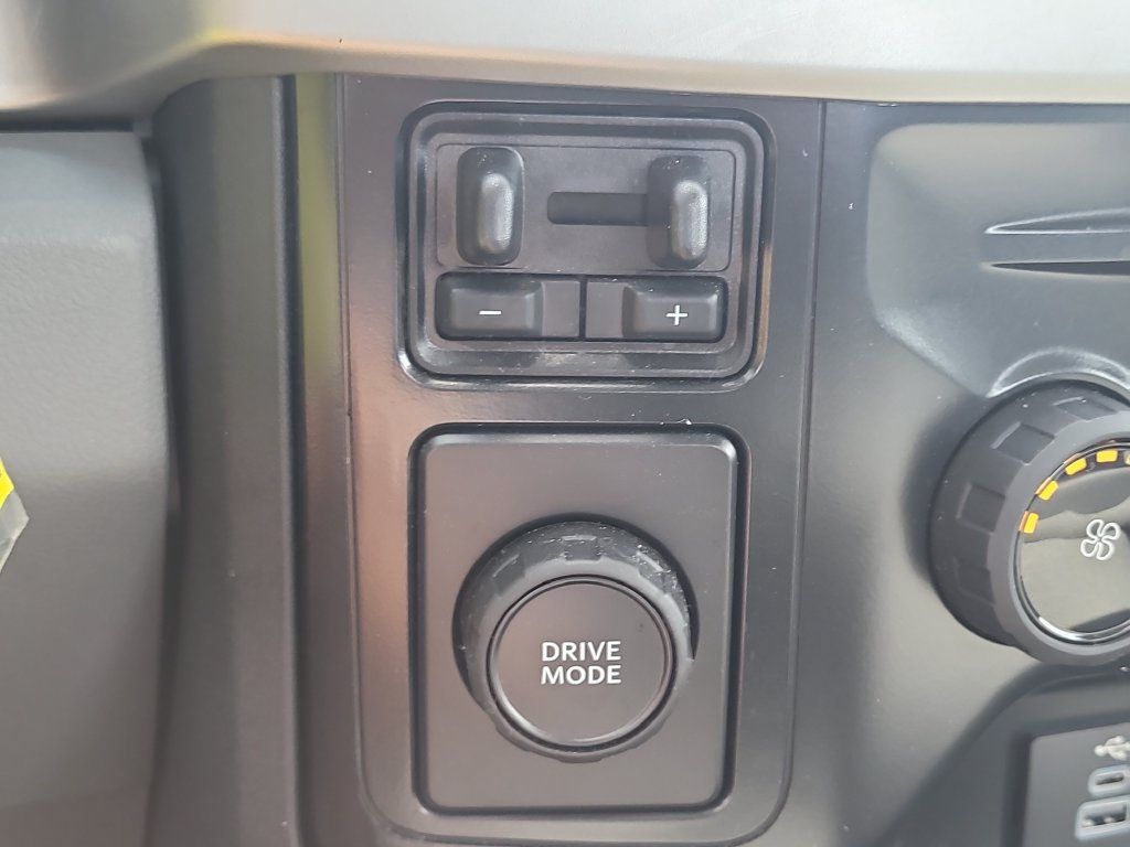 Certified 2024 Ford F350 XL w/ 360-Degree Camera Package RWD image 18
