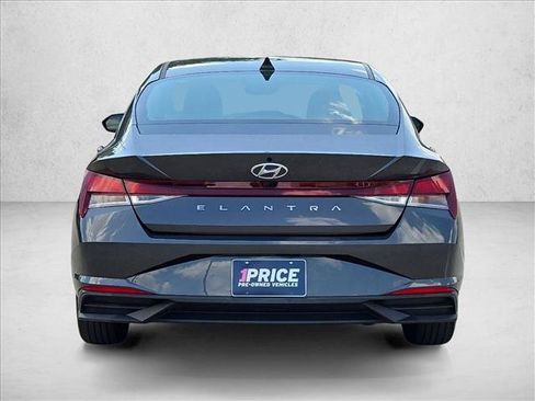 Used 2021 Hyundai Elantra SEL w/ Convenience Package FWD image 7
