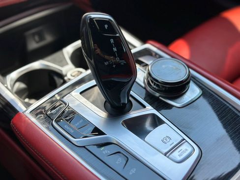 Used 2019 BMW 750i xDrive w/ Executive Package AWD/4WD image 34