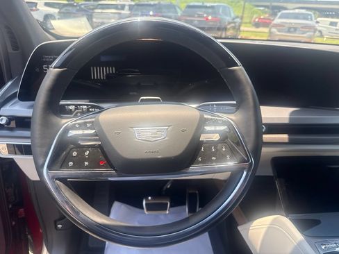 Used 2026 Cadillac Vistiq Sport AWD/4WD image 17