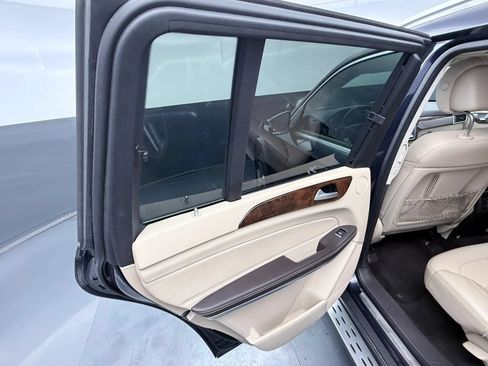 Used 2017 Mercedes-Benz GLS 550 4MATIC w/ Driver Assistance Package image 28