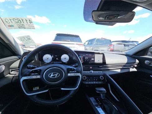 Used 2025 Hyundai Elantra SEL FWD image 7