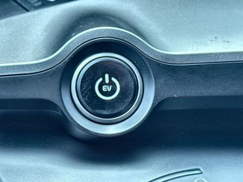 Certified 2025 Kia EV6 Light RWD image 16